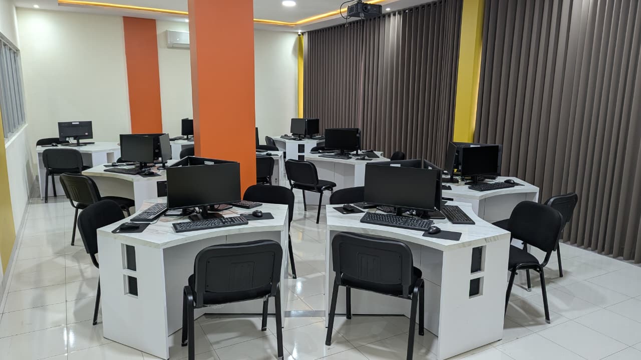 Laboratorium Komputer & IT